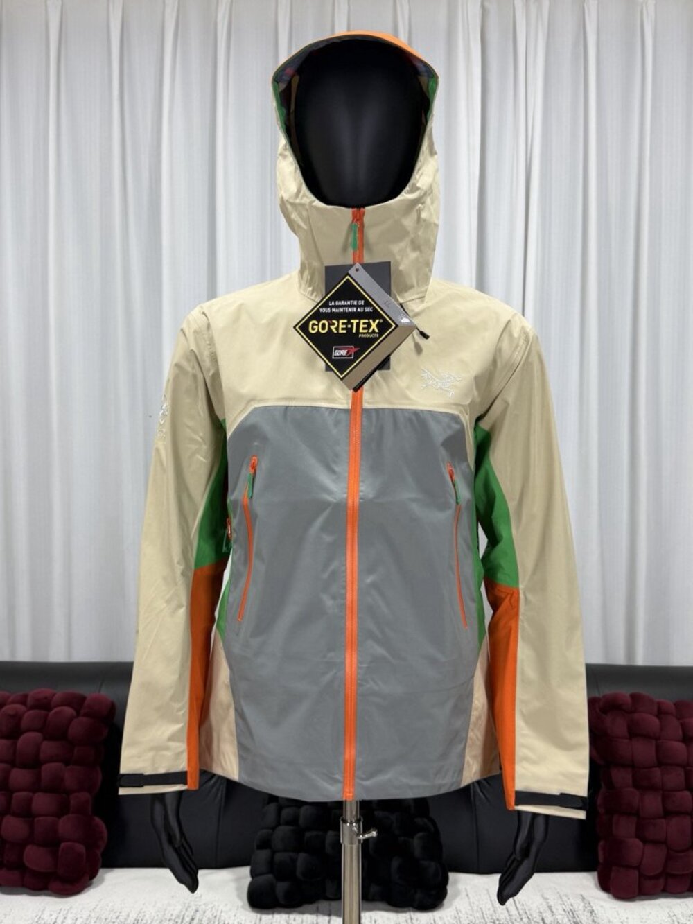 Arc'teryx Namcha Barwa Hooded Shell Jacket – Multi-color Color-block – Size L
